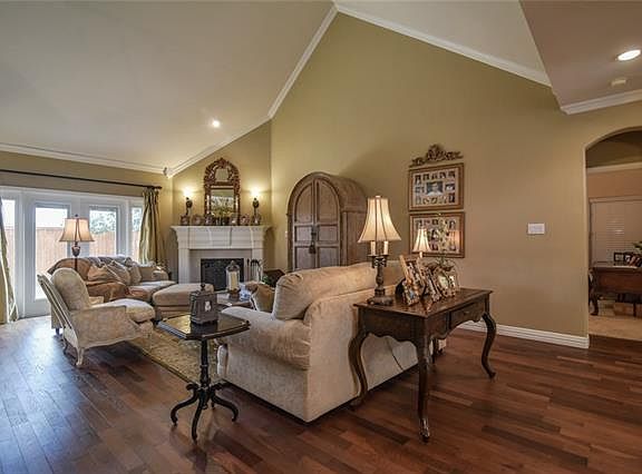 5th image of 6105 Rockby Ct