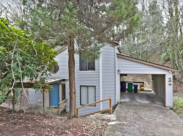 402 SW Custer St, Portland, OR 97219