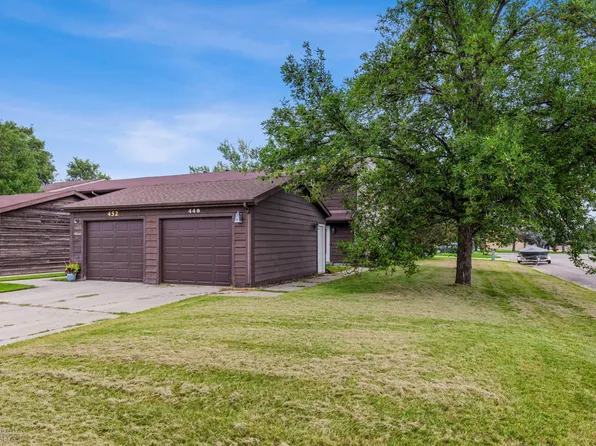 448 14th St N, Wahpeton, ND 58075