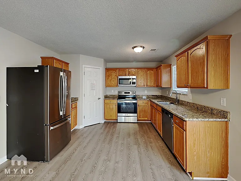 6132 Hickory Lane Dr — Photo 2
