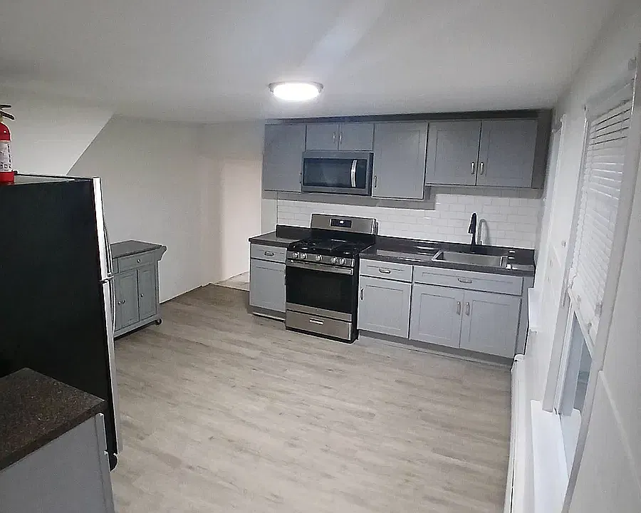 180 Chestnut St #2