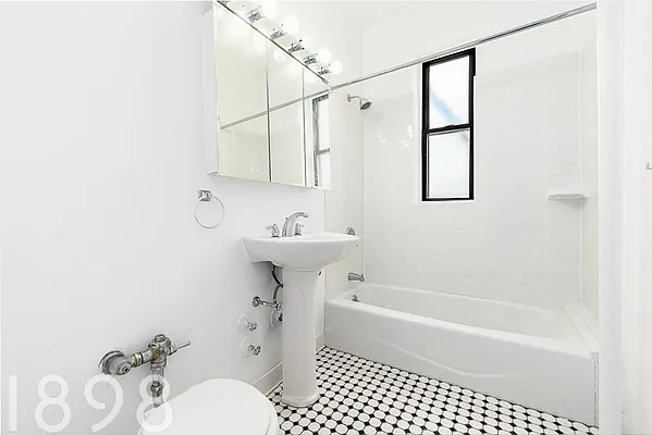 Rented by A&E Real Estate Management | media 5