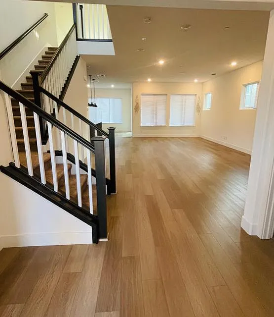 6 bed, 3300 sqft, $3,799 — Photo 2