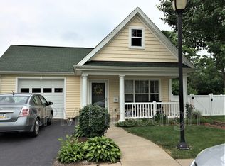 916 Etna Cir, Mc Kees Rocks, PA 15136