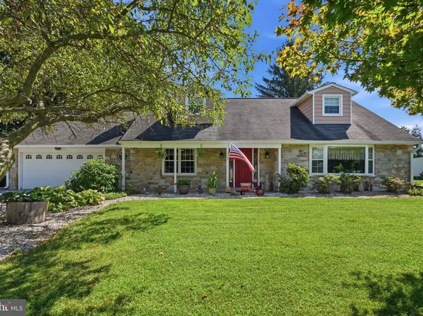 1717 Marsue Dr, Hampstead, MD 21074