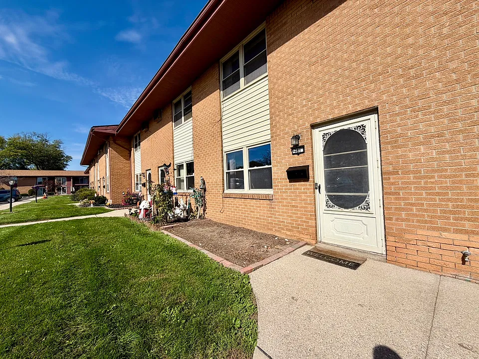 781 N Macomb St #781