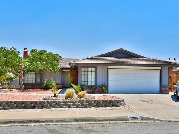 3rd image of 15200 Mesquite Pl