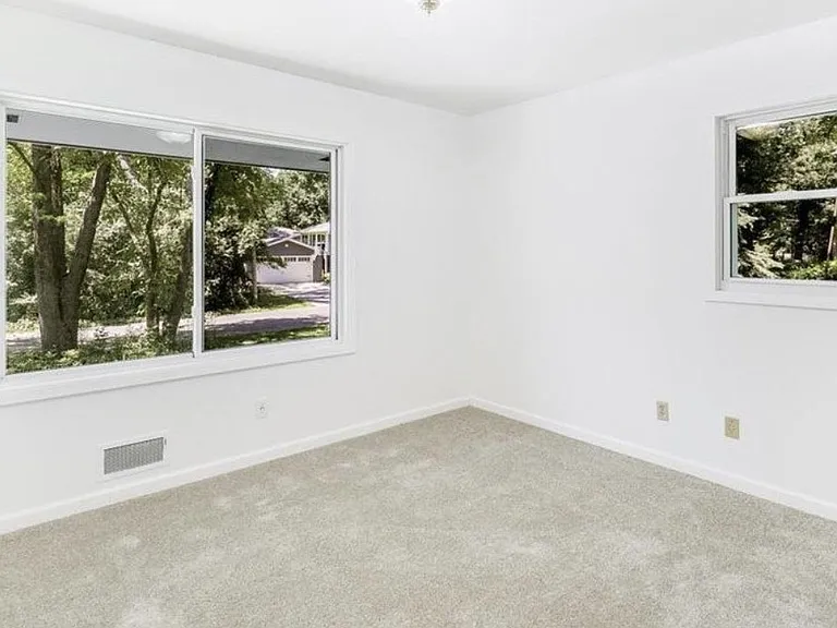 801 Corens Dr — Photo 32
