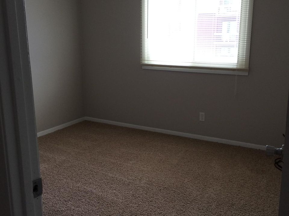2nd image of 1015 39th St