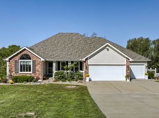 15520 Hills Rd, Kearney, MO 64060
