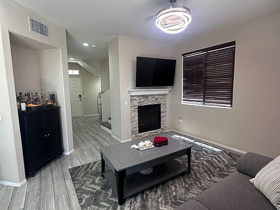 4th image of 24526 Montevista Cir