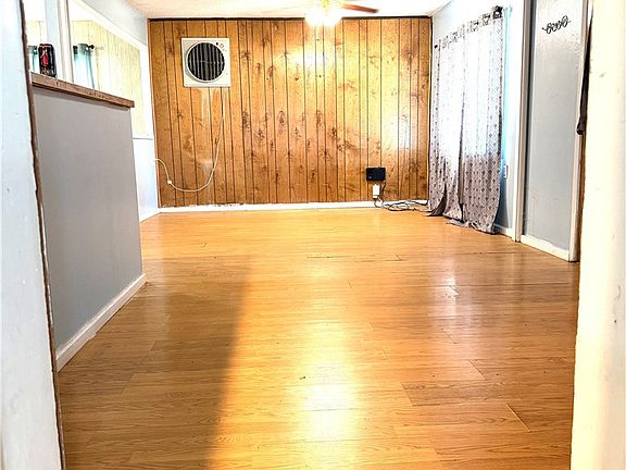 5th image of 36769 Richards Ln