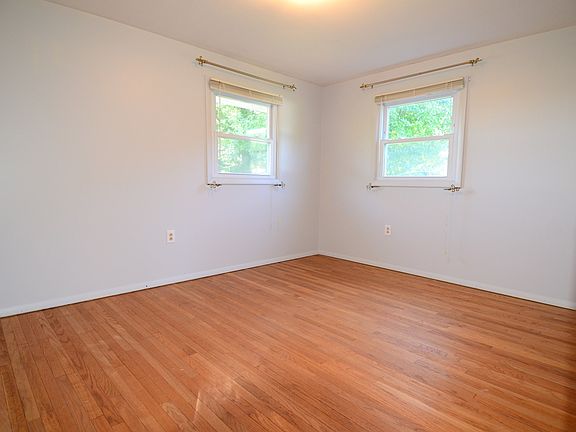 5th image of 9007 Roanoke Rd