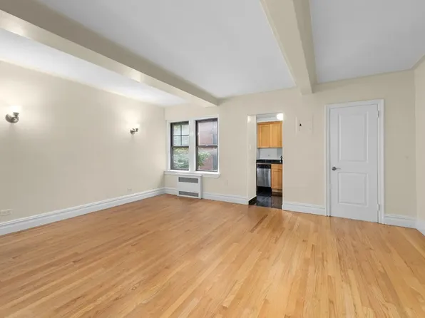 95 Christopher Street image 1 of 7