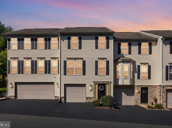 2714 Hunters Crest Dr Unit 28, York, PA 17402