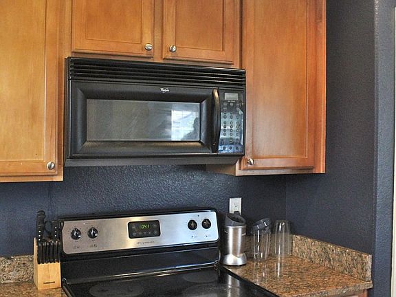 3rd image of 11701 Fenwick Cir #5