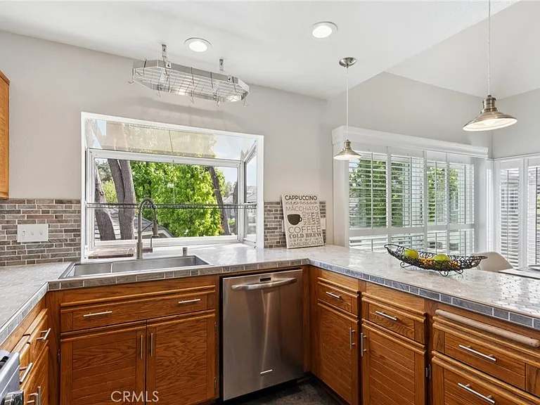 26107 McBean Pkwy — Photo 13