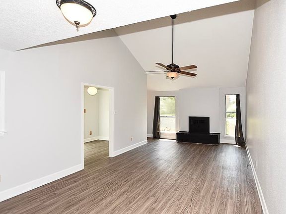 4th image of 13821 Hollowgreen Dr