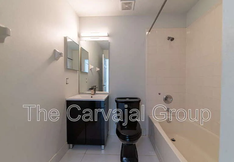 10224 Vickers Ridge Dr — Photo 19