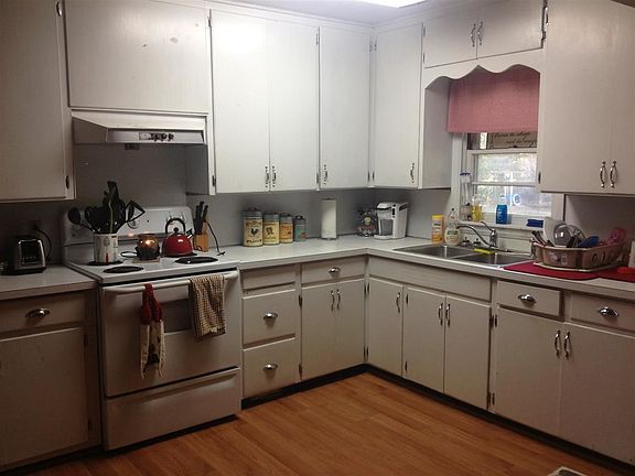 5th image of 711 W Francis St