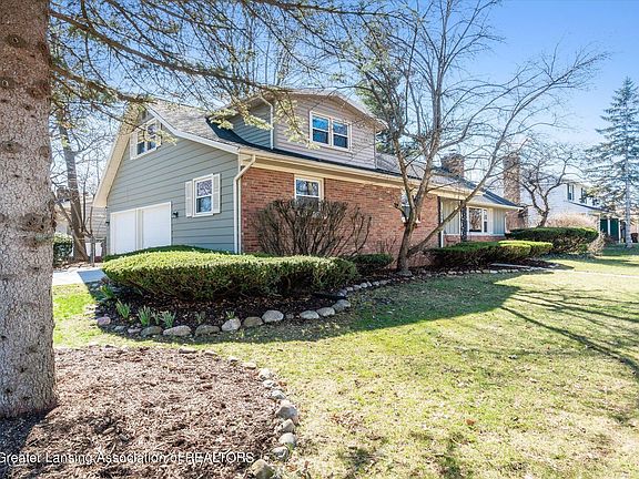 2nd image of 3201 W Brisbane Dr