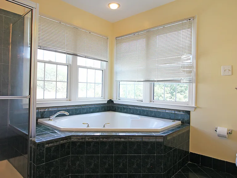 11799 Valley Ridge Cir — Photo 35