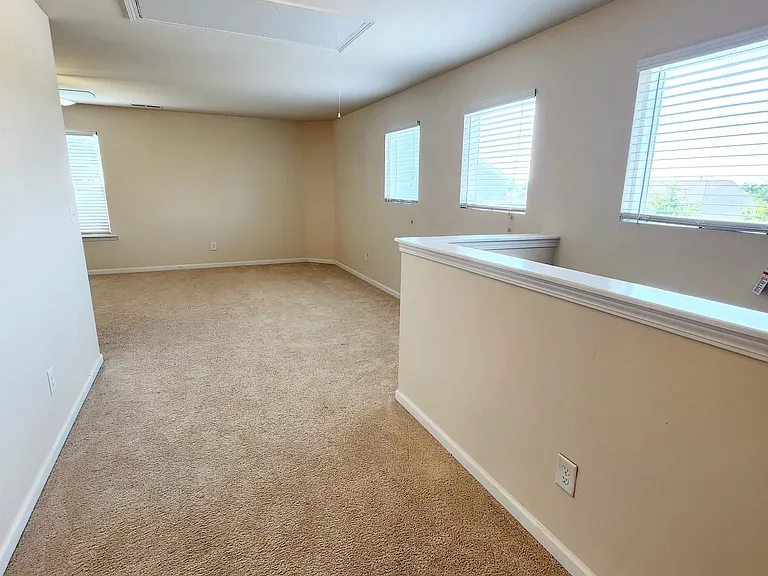 504 Twelve Oaks Ln — Photo 11