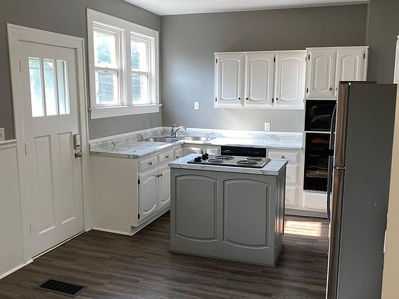 3rd image of 1441 Luce St