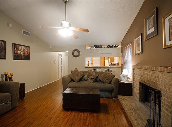 3rd image of 3738 Duck Creek Dr