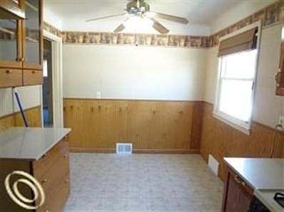 5th image of 16751 Sarmorr St