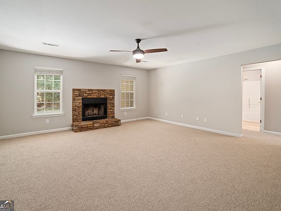 3rd image of 2116 Dot Harvey Rd