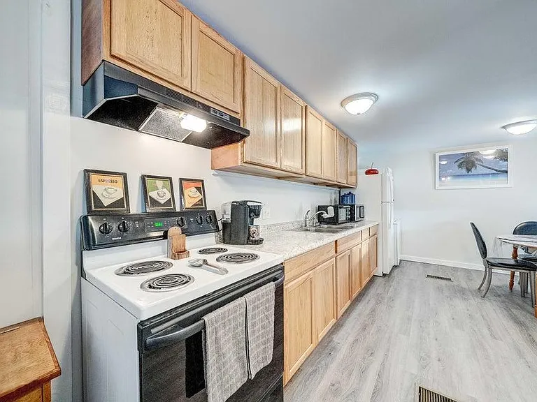 351 Palm Dr — Photo 15