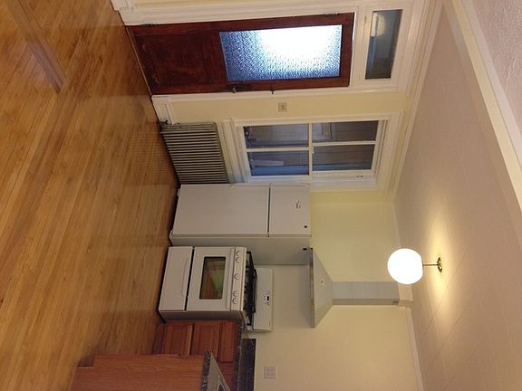 2nd image of 5314 N Clark St Ste 1R
