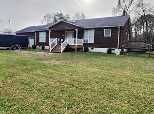 1070 Old Vfw Rd, Pinnacle, NC 27043