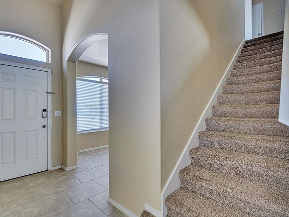 2nd image of 3817 Loma Reina Way