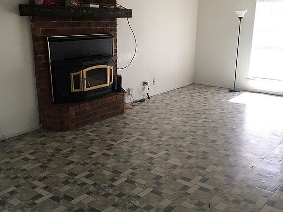 3rd image of 2505 Fontana St