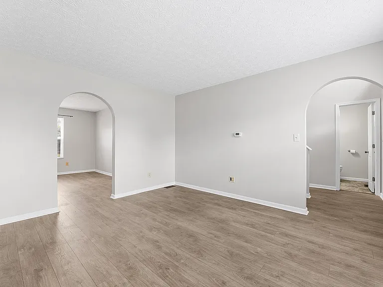 328 Regency Ave — Photo 16