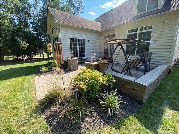 4th image of 801 Ashington Pl