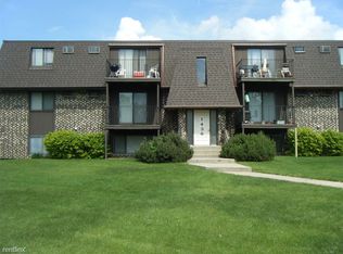 1436 Pioneer Rd APT 3, Crest Hill, IL 60403