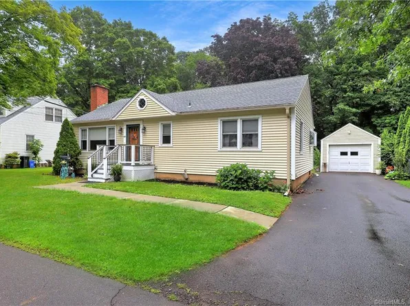 45 Home Place, Branford, CT 06405