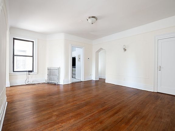 3rd image of 225 W End Ave APT 52
