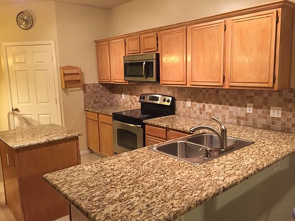 5th image of 571 Cheshire Dr