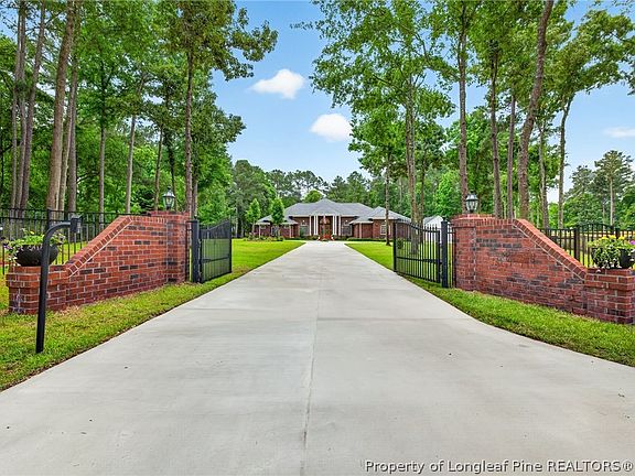 3rd image of 2204 Honey Ln