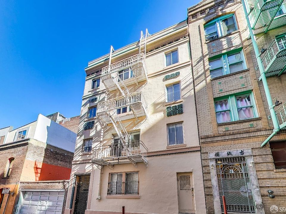 1st image of 10 Brooklyn Pl