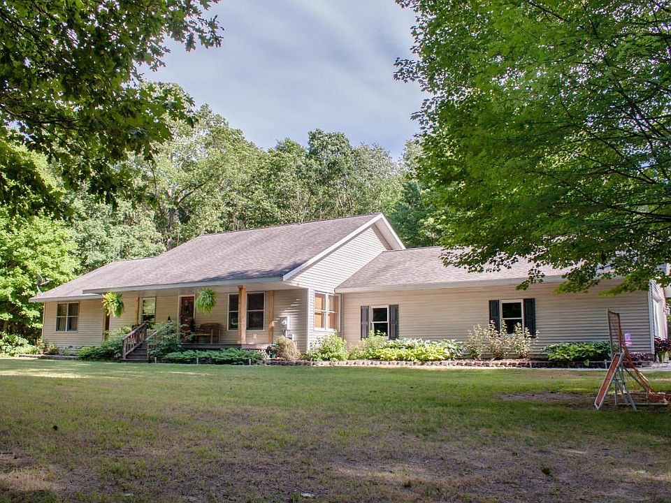 1st image of 746 E Meadowood Ln