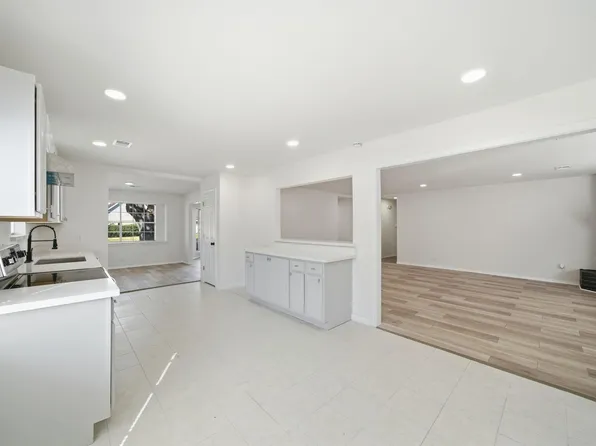 7230 Bayou Forest Dr, Houston, TX 77088