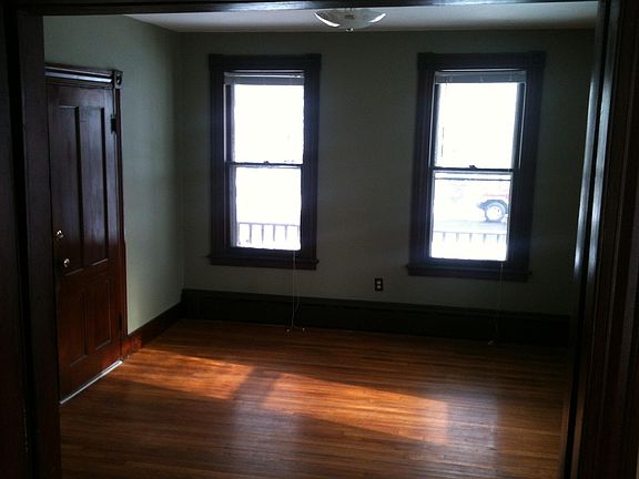 4th image of 104 Harrison St #1