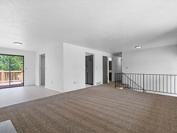 5th image of 2423 E Thurston Ave