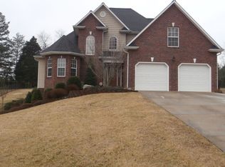 5151 S Oak Cir, Granite Falls, NC 28630