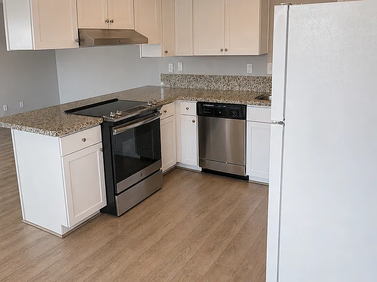 5900 Stockdale Hwy — Photo 5